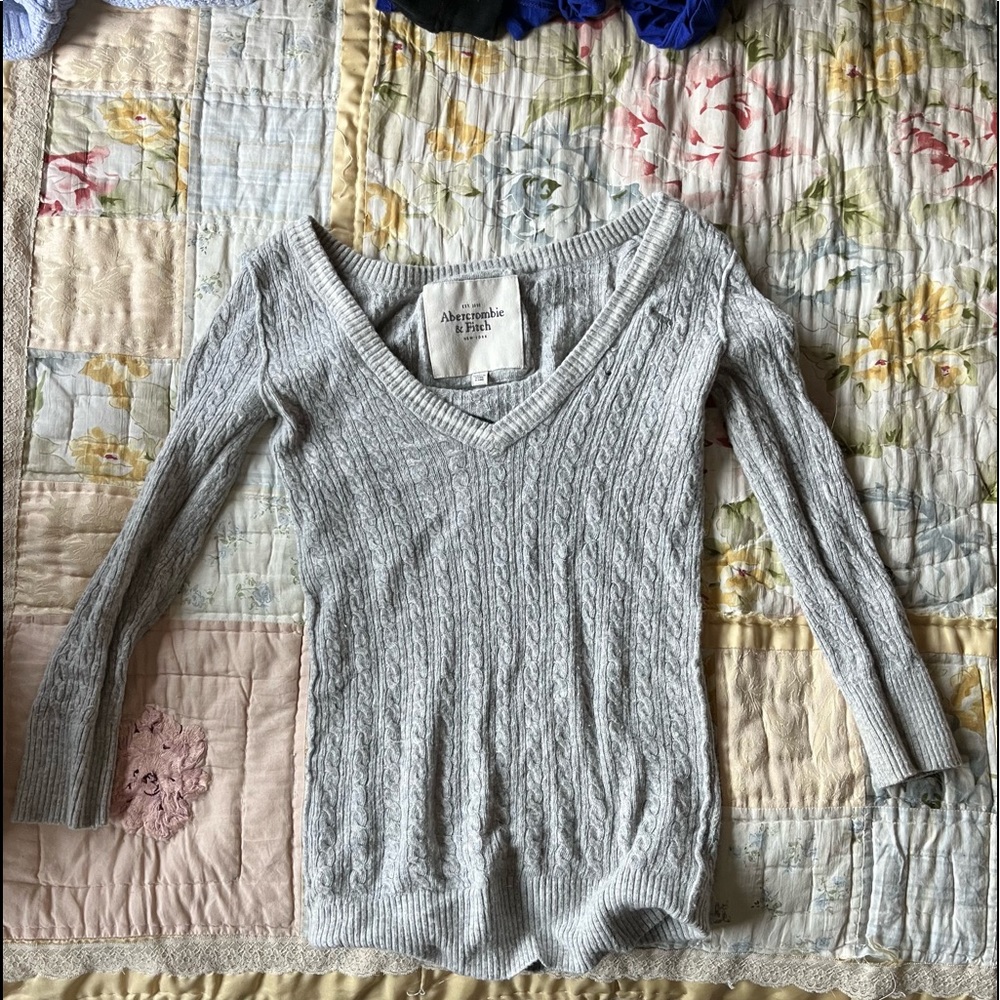 Abercrombie and Fitch sweater. size L